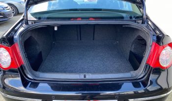 VW Passat 2,0 FSi Comfortline 4d full